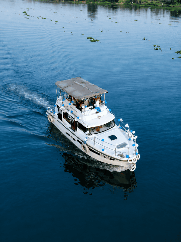 Yacht Gallery Image